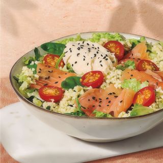 [NUEVA] Ensalada Salmón y Bulgur (+0,01€ Tasa Ley Plast. 07/2022)