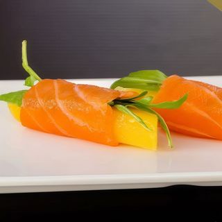 95. Rollito De Salmón (2 Uds.)