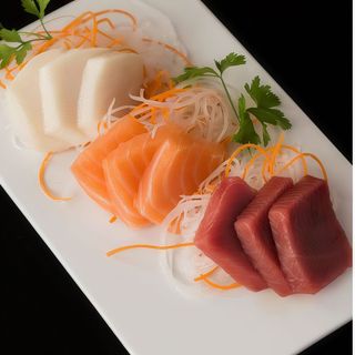 109. Sashimi Variado (9 Uds.)