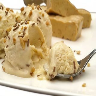 Tarrina de Turrón con Trocitos (500 ml.)