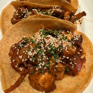 Tacos de setas con mole (3 uds.)