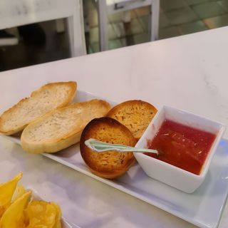 Pan Tostado Con Tomate