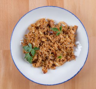 Arroz frito con pollo