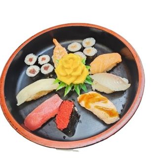 Sushi Variado (7 piezas sushi + 4 pieza maki salmón + 4pieza maki atún)