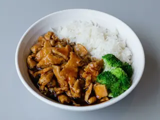 56 -Pollo teriyaki