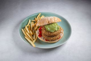 Burger La Vegana + patatas fritas