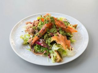 Ensalada sin gluten del mar