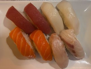 Bandeja Sushi Variado (8 Pzs.)