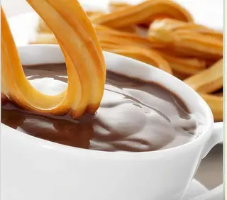 CHOCOLATE CON 4 CHURRITOSSS 