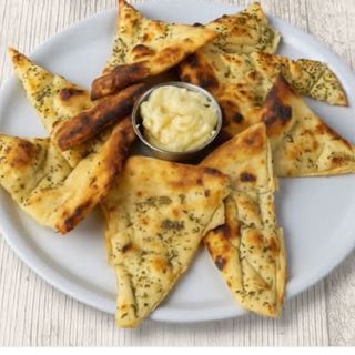 Focaccia, Aceite De Oliva, Orégano Y Alioli