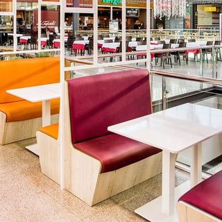 Dados de salmón marinados