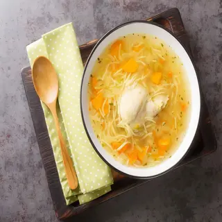 Sopa de pollo