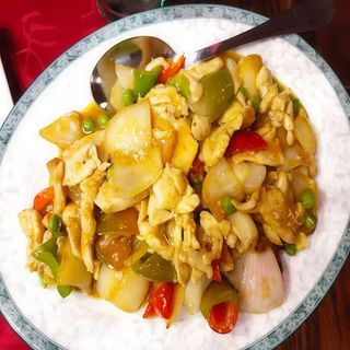 Pollo salteado con aroma picante( tipo de Sichuan)