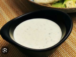 Salsa blanca (garlic souse)