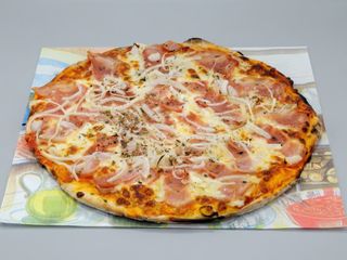 Pizza de bacon y cebolla