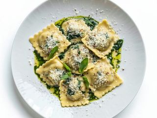 Ravioli de Ricotta y Espinacas con Tomate