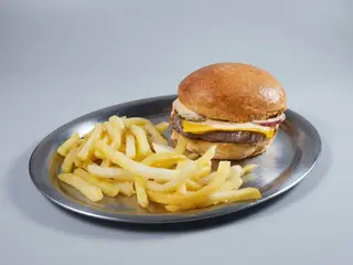 Nuestra cheeseburger "finita" de ternera