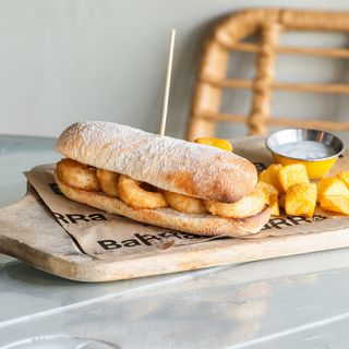 Bocata De Calamares En Pan Cristal