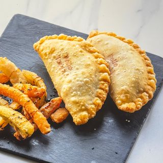 Empanada argentina crujiente de pollo teriyaki