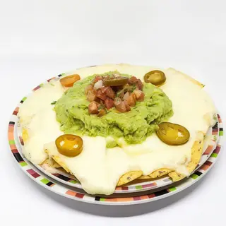 Nachitos con Guacamole