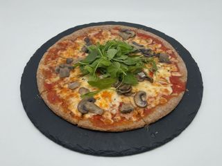 Pizza de champiñones y trufa