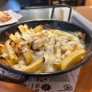 Patatas Fritas con Queso y Bacon