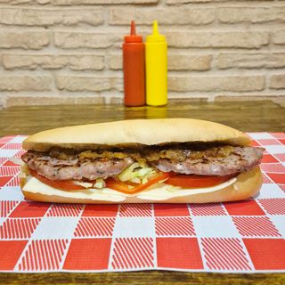 Bocadillo de hamburguesa de cerdo completa