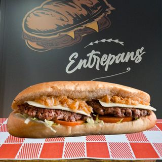 Bocadillo de hamburguesa de cerdo completa