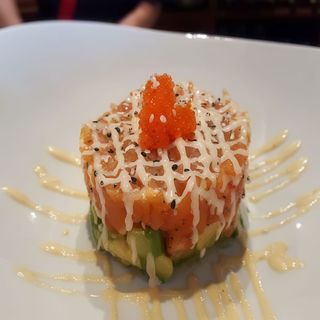 Tartar de Salmón y Caviar Tobiko