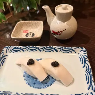 Nigiri Pez Mantequilla con Trufa