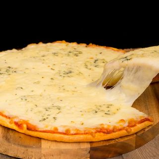 pizza cuatro quesos (28 cm)