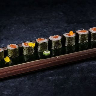 Sake Maki (8 Pzs.)