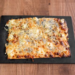 Pizza La Plata 4 quesos (24x18cm.)