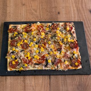 Pizza Valentino (24x18cm.)