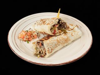 Burrito de Tinga de Pollo Picante