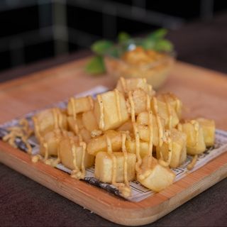 Bravas