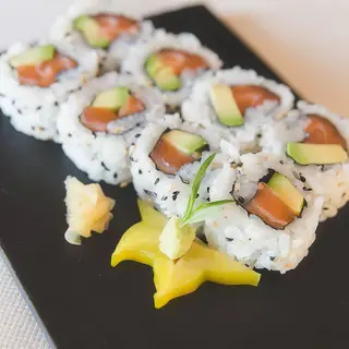 Uramaki Sake Avocado Ura