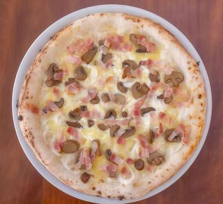 Pizza Carbonara Base de Nata (mediana)