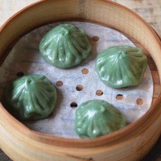 9F Xiaolongbao de cerdo con setas y caldo