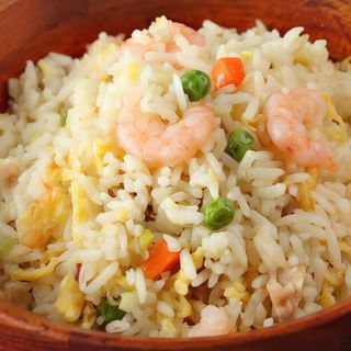 Arroz frito con gambas