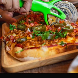 Pinsa de chili carne