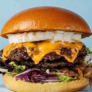 Maradona (Queso Cabra,Queso Cheddar,Arándanos,Lechuga,Cebolla Caramelizada)