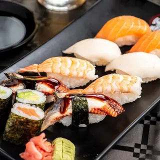 Sushi And Maki Variado 8+3