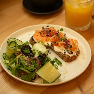 Tostada de Salmón