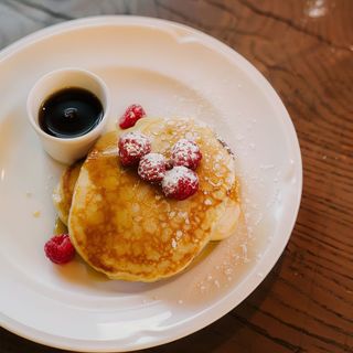 Pancakes con frutos rojos