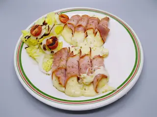 Queso Provolone gratinado con Bacon (5und)