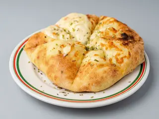Pan Fogacha Con Queso Y Ajo