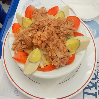 Bocata De Ensalada De Atún