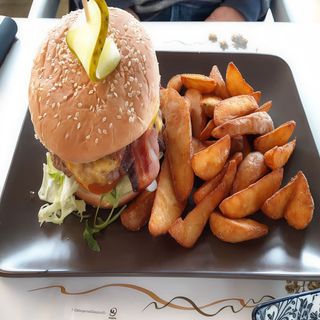 Hamburguesa de la casa
