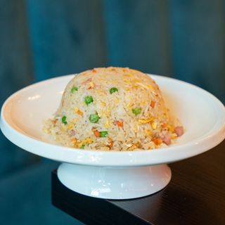 Arroz frito a las tres delicias